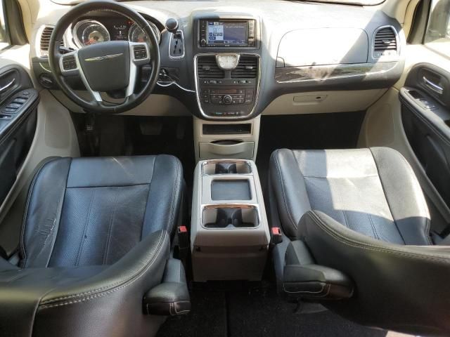 2011 Chrysler Town & Country Touring L