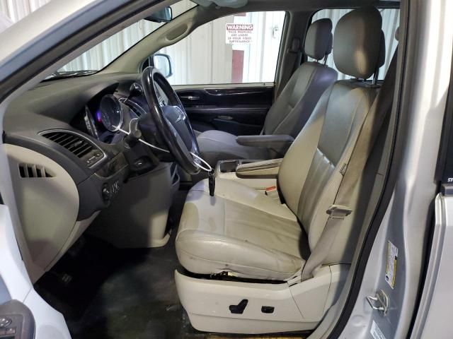 2012 Chrysler Town & Country Touring L