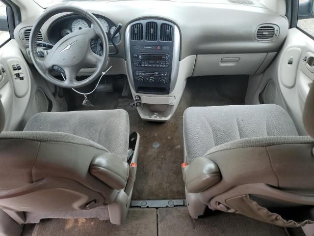 2005 Chrysler Town & Country Touring