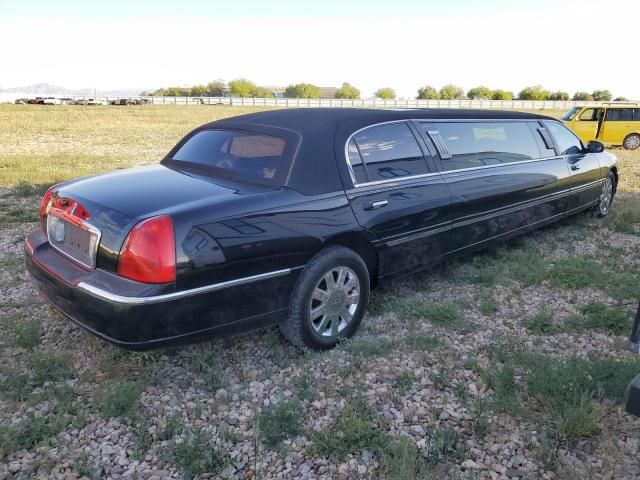 2005 Lincoln Town Car Executive