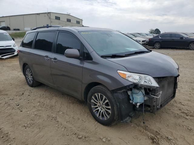 2019 Toyota Sienna XLE