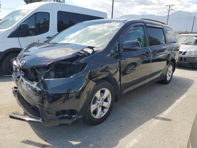 2013 Toyota Sienna LE