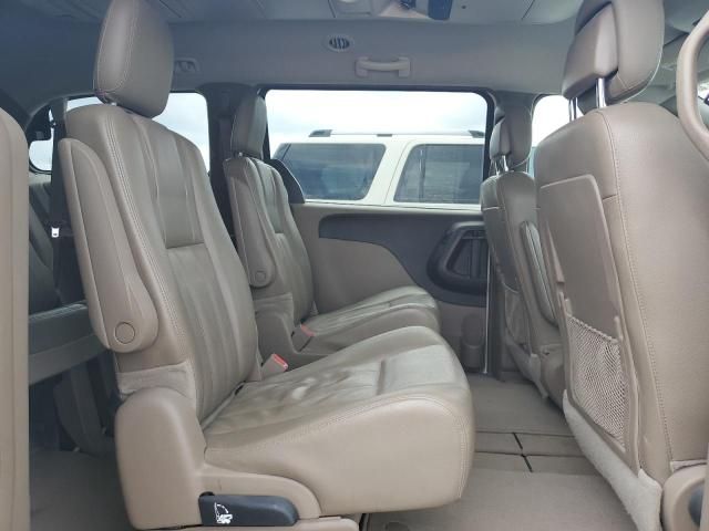 2013 Chrysler Town & Country Touring