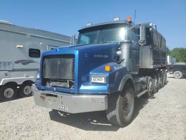 2001 Western Star Conventional 4900
