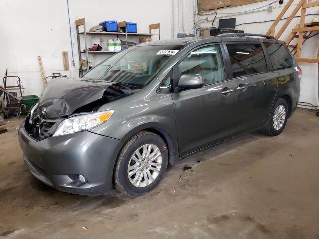 2013 Toyota Sienna XLE