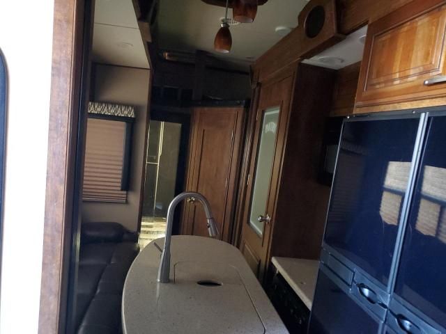 2014 Mome 5th Wheel