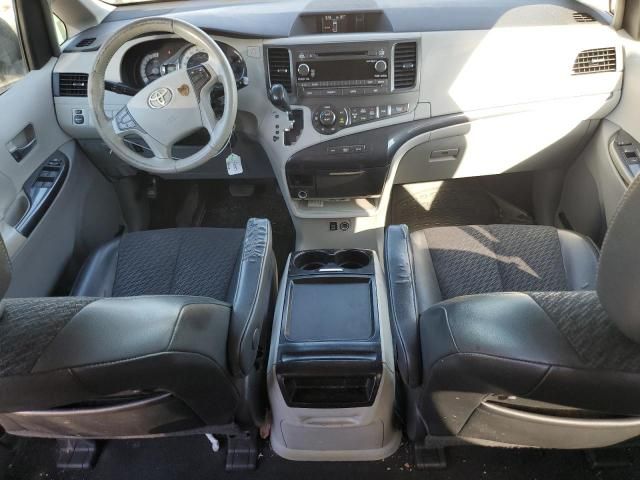 2011 Toyota Sienna Sport