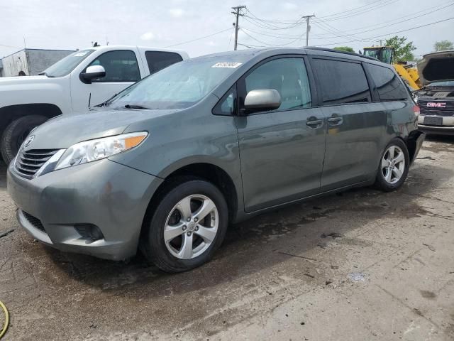 2013 Toyota Sienna LE