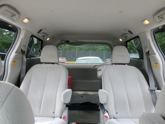 2013 Toyota Sienna LE