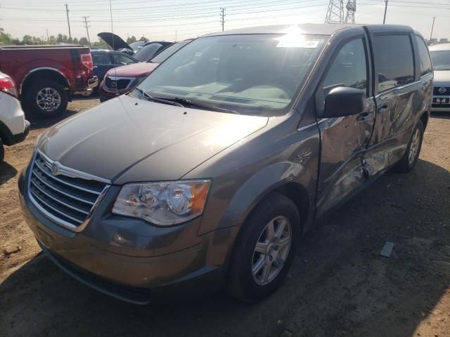 2010 Chrysler Town & Country LX