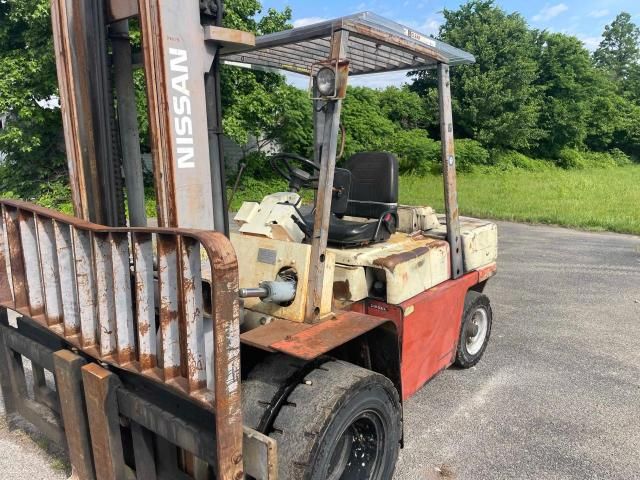 2000 Nissan Forklift