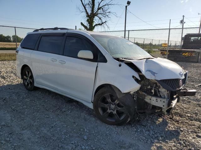 2012 Toyota Sienna Sport