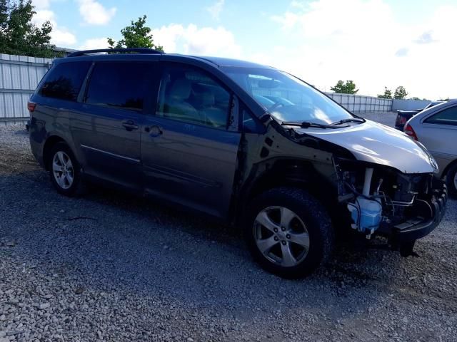 2015 Toyota Sienna LE