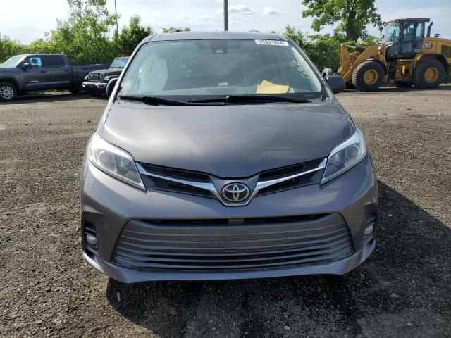 2018 Toyota Sienna XLE