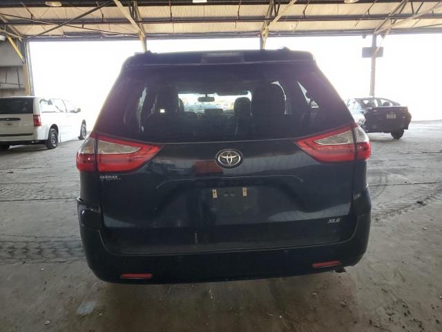 2016 Toyota Sienna XLE