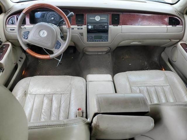 2003 Lincoln Town Car Signature