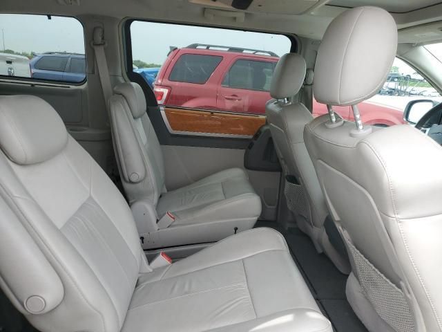 2010 Chrysler Town & Country Limited