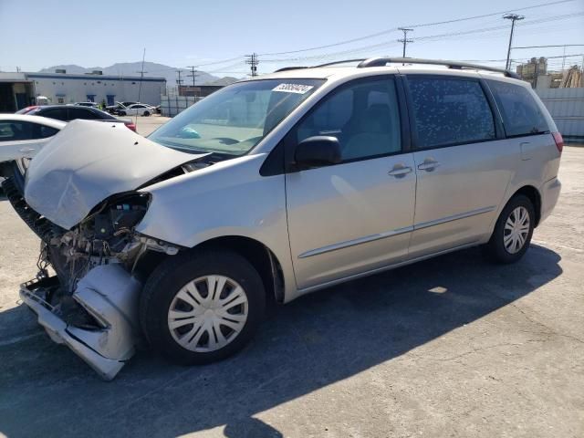 2004 Toyota Sienna CE