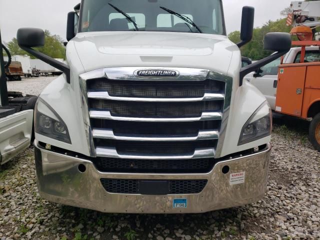 2020 Freightliner Cascadia 126