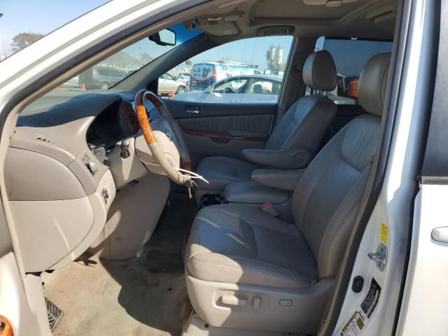 2010 Toyota Sienna XLE