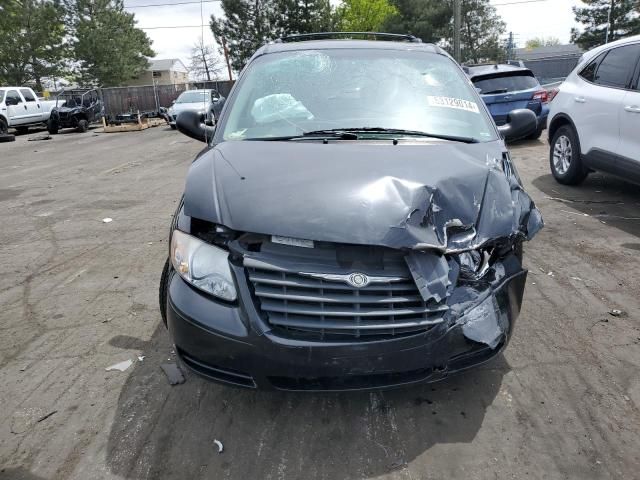 2005 Chrysler Town & Country