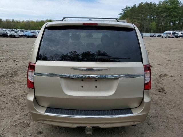 2013 Chrysler Town & Country Touring L