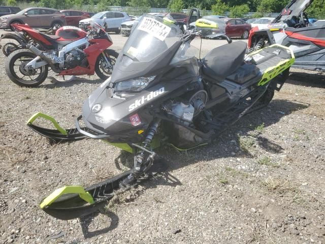 2018 Skidoo Snowmobile