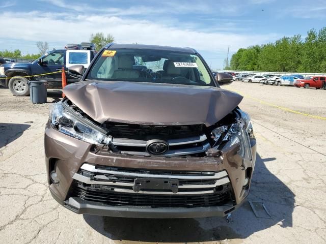 2019 Toyota Highlander SE