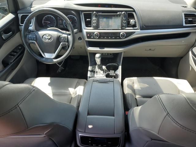 2017 Toyota Highlander SE