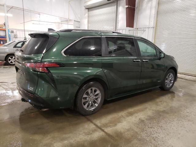 2021 Toyota Sienna XLE