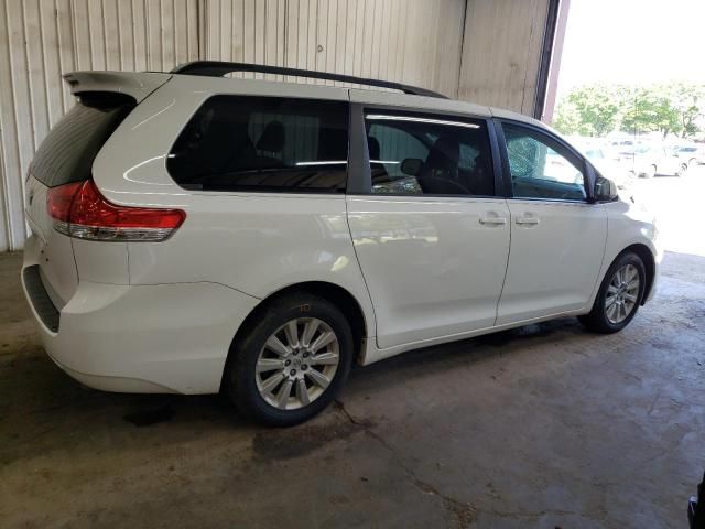 2014 Toyota Sienna LE