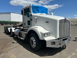 Salvage trucks for sale at Pasco, WA auction: 2011 Kenworth Construction T800