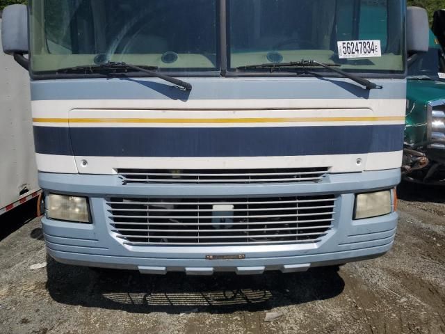 2005 Workhorse Custom Chassis Motorhome Chassis W22