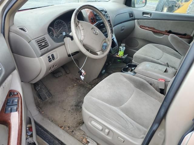 2005 Toyota Sienna XLE