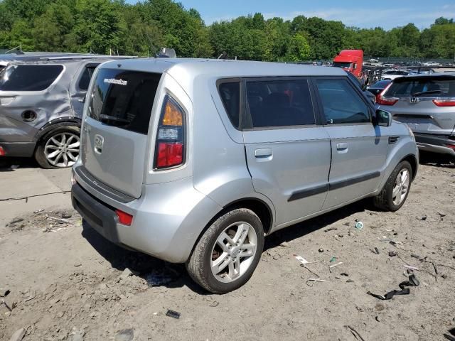 2010 KIA Soul +