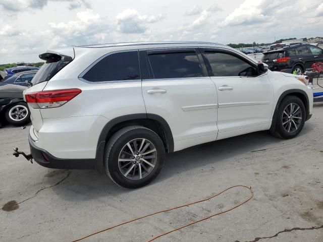 2017 Toyota Highlander SE