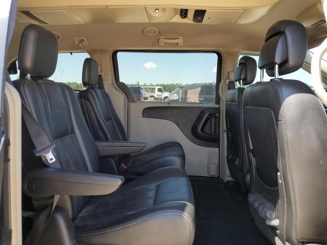 2012 Chrysler Town & Country Touring L