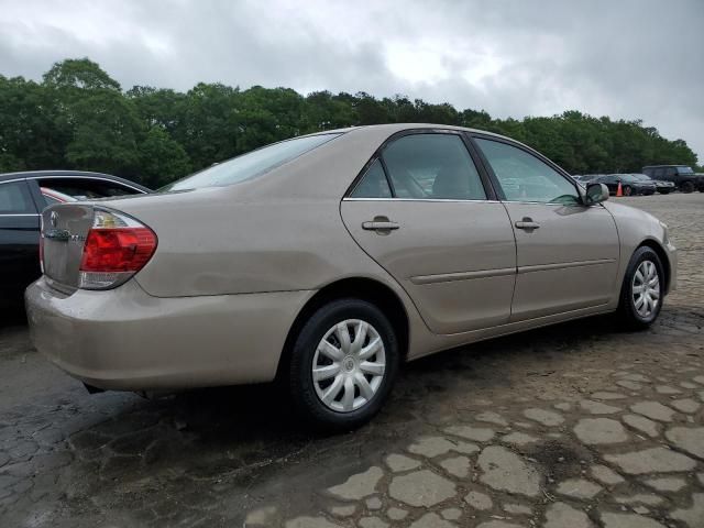 2005 Toyota Camry LE