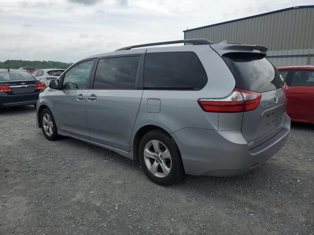 2018 Toyota Sienna LE