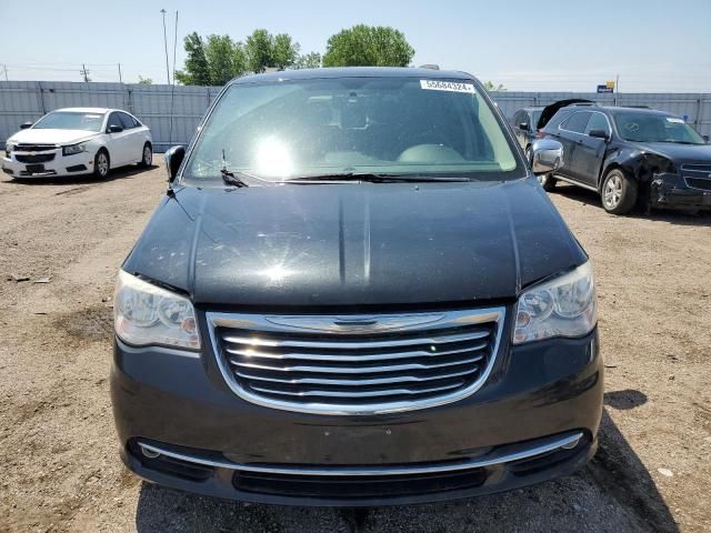 2014 Chrysler Town & Country Touring L