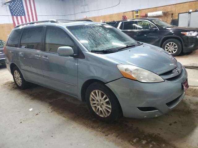 2010 Toyota Sienna XLE