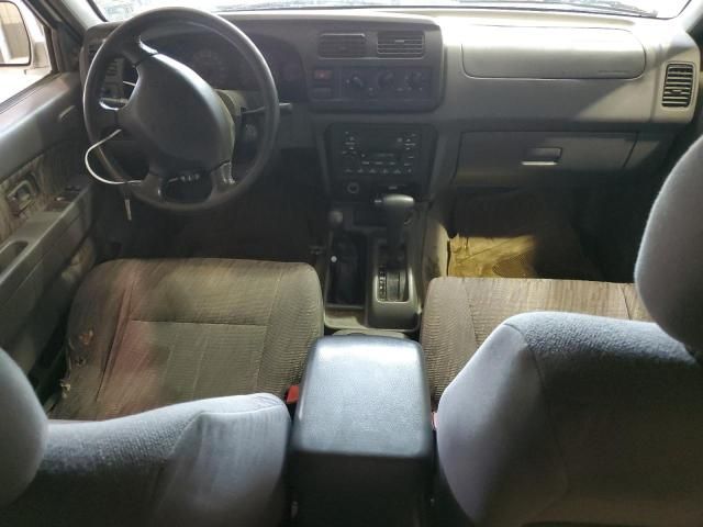 2000 Nissan Frontier Crew Cab XE