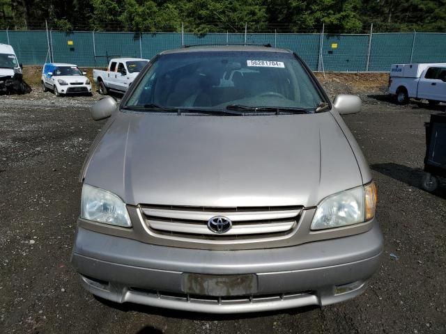 2002 Toyota Sienna LE