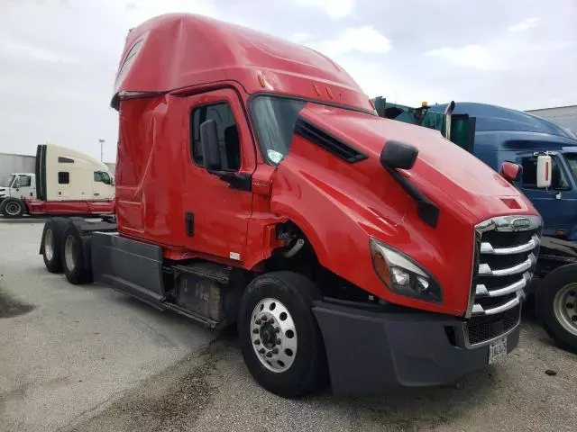 2019 Freightliner Cascadia 126