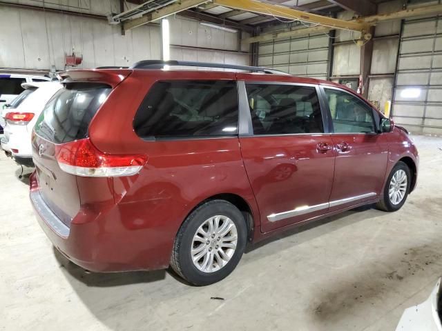 2012 Toyota Sienna XLE