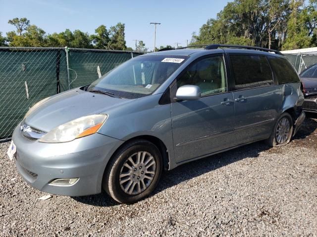 2009 Toyota Sienna XLE