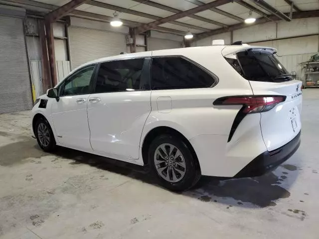 2021 Toyota Sienna XLE