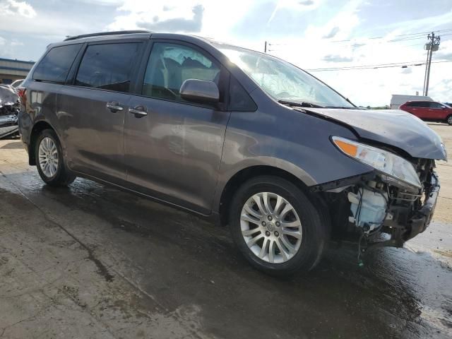 2015 Toyota Sienna XLE