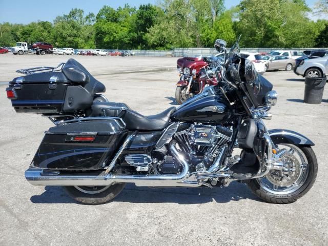 2013 Harley-Davidson Flhtcuse CVO Ultra Classic Electra Glide