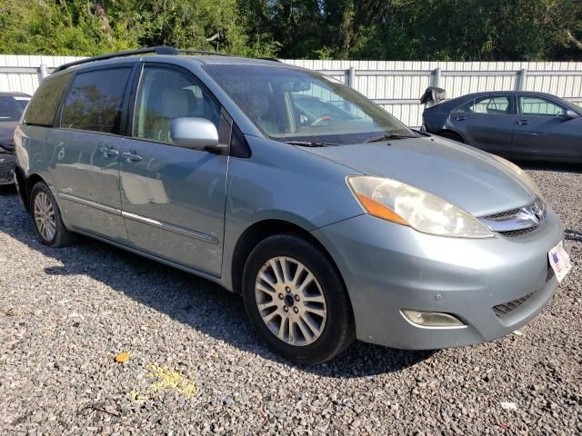 2009 Toyota Sienna XLE